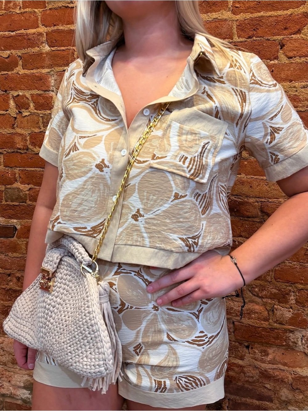 Gilli Beige and Cream Floral Button-Down Crop Shirt